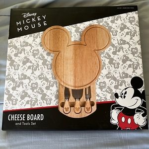 Disney Mickey Mouse cheese board and tools set